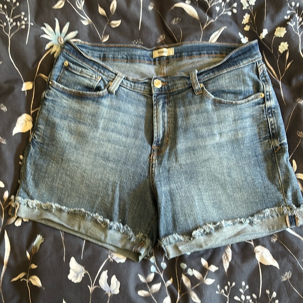 Kensie Rolled Raw Hem Jean Short Size 10/30